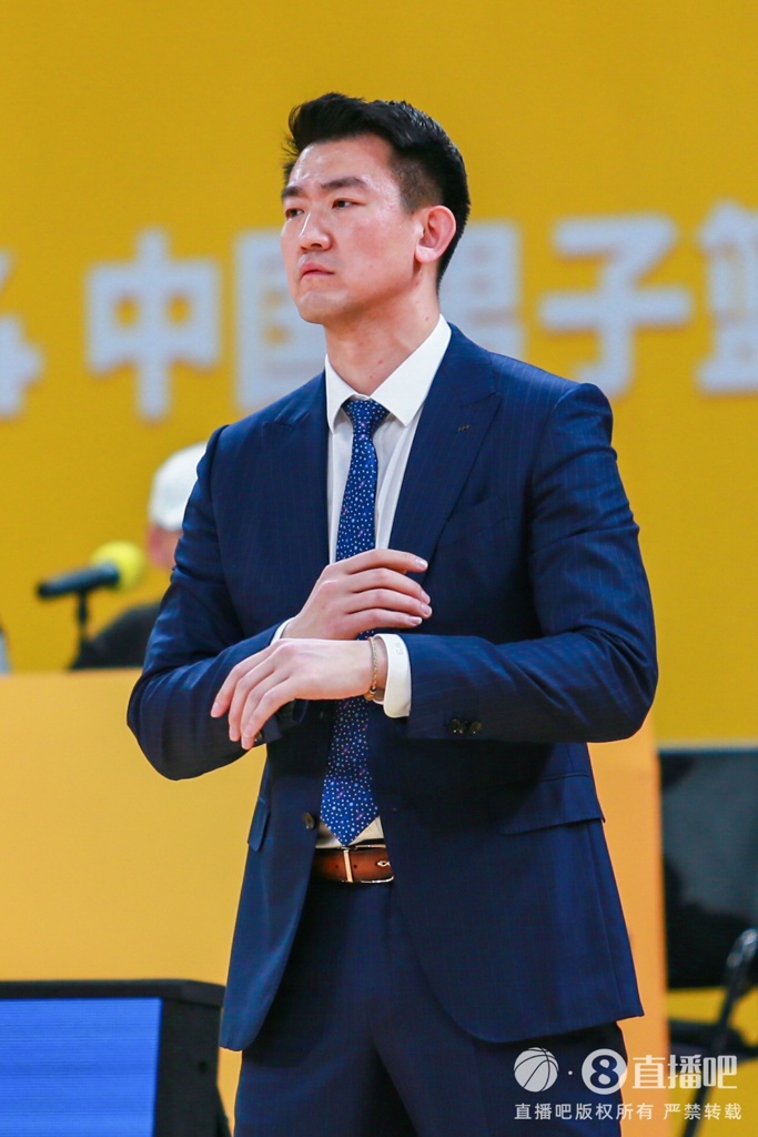 季孟年:广厦想赢球且尽可能减少消耗 此役因为混乱轮转导致失败
