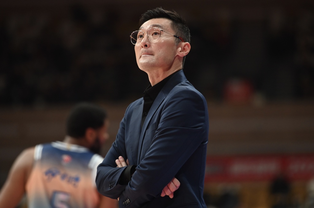 麦穗丰:多名主力受伤 新疆男篮能够打到这一步 已经算是完成任务