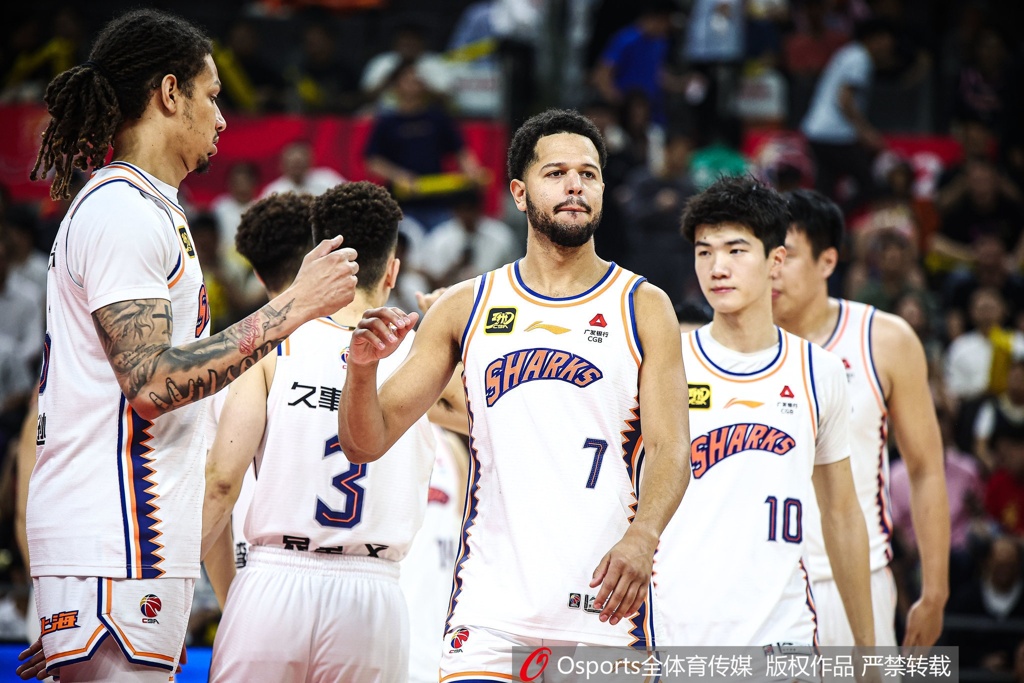 半场合计27分!孔德昕:哈维和洛夫顿都太想靠个人能力解决问题